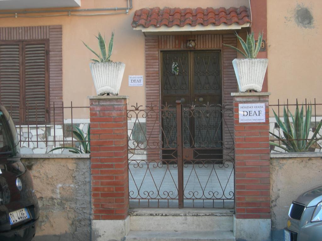 Vacanze Deaf Rome Exterior photo